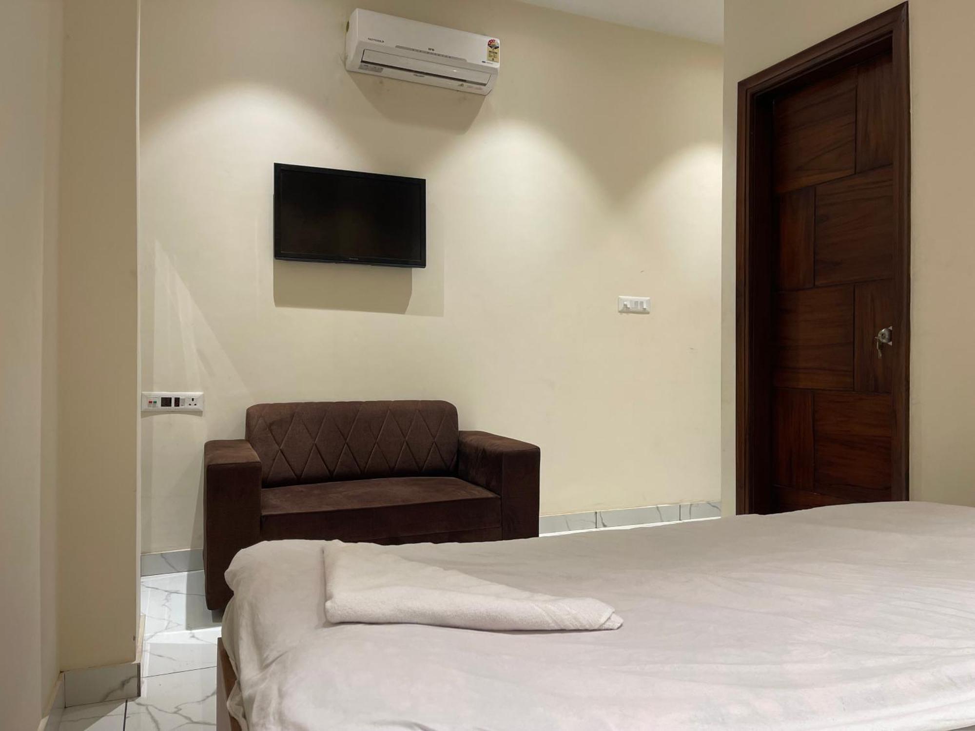 Hotel Paradise Dream Ludhiana Esterno foto